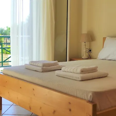 Oikia Dinachris Tatil Evi Agios Georgios (Corfu)