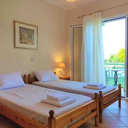 Holiday home Oikia Dinachris *