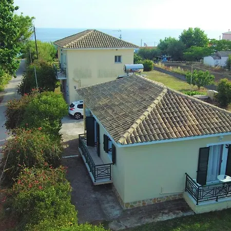 Holiday home Oikia Dinachris