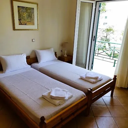 Oikia Dinachris * Agios Georgios (Corfu)